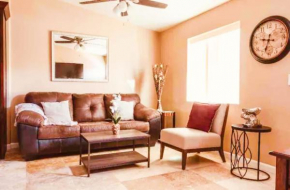Beautiful Two Bedroom Suite in Hummingbird Alcove